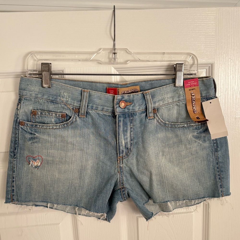 NWT OLD NAVY ULTRA LOW WAIST HEART CUT DENIM JEAN CUT OFF FRAYED SHORTS SIZE 6